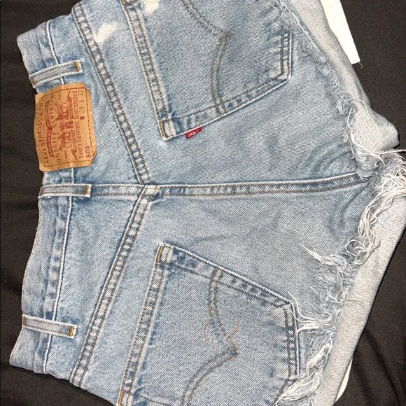 Levi shorts! - Picture 7 of 10